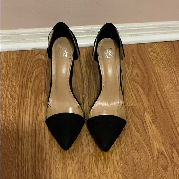 Heels - Picture 2 of 4